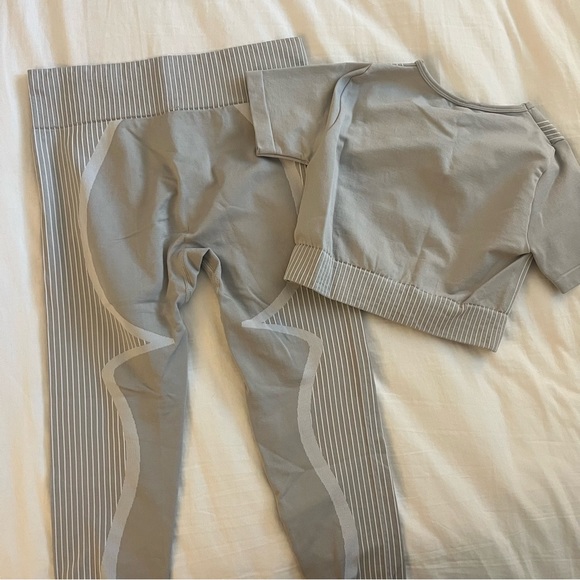 PrettyLittleThing Set - Picture 2 of 2